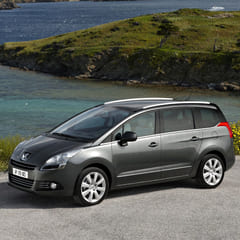 Peugeot 5008 2009 –